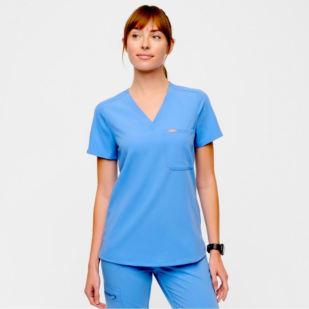 Figs one pocket scrub top excellent condition